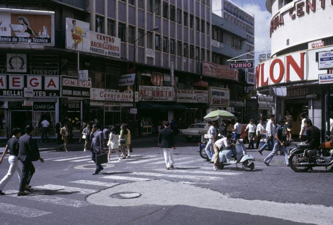 Machado Anuncia Regreso a Venezuela: Mercados en Alerta