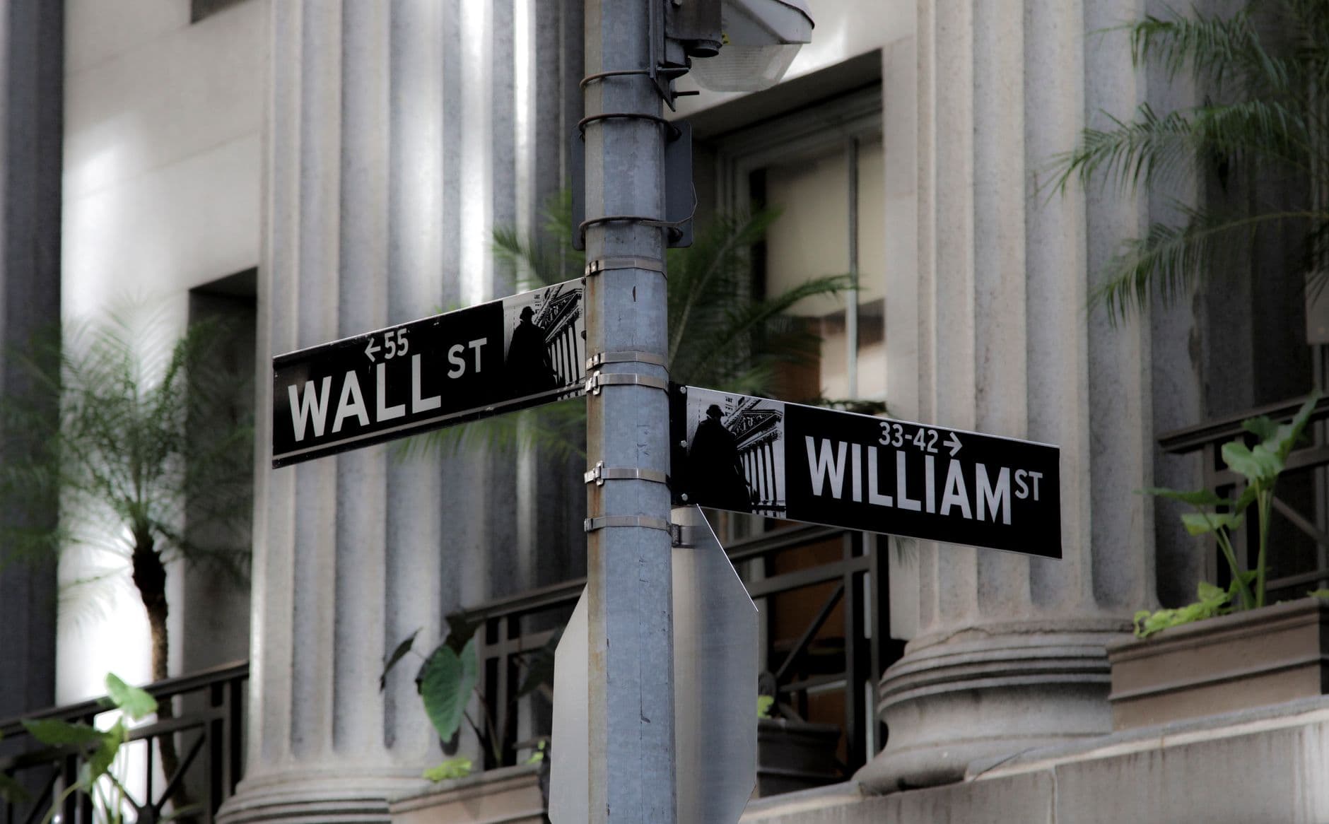 Bolsa de EE.UU. Hoy: Futuros del S&P 500 en Equilibrio ante la Incertidumbre de la Fed y el Sector Tech