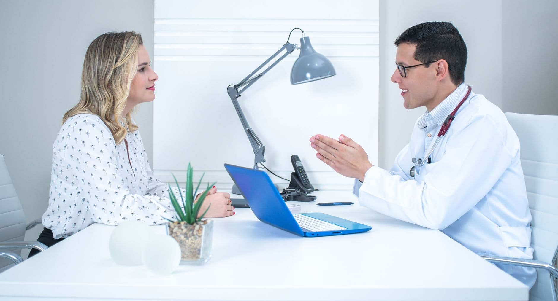 Clínicas Comunitarias y Salud Gratis o de Bajo Costo para Hispanos en USA (2026)