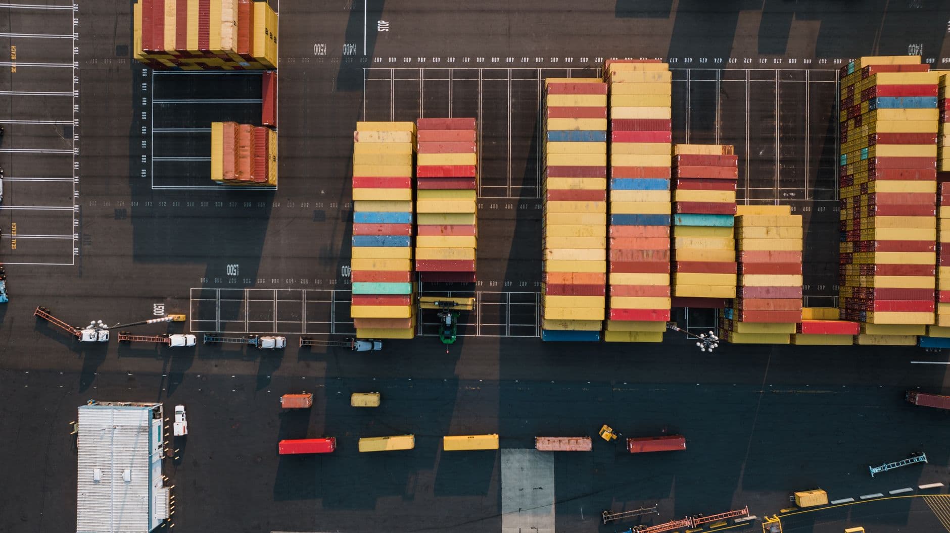Economía Global 21 Abril 2026: Fed ante Incertidumbre Extrema y FMI Advierte Recesión