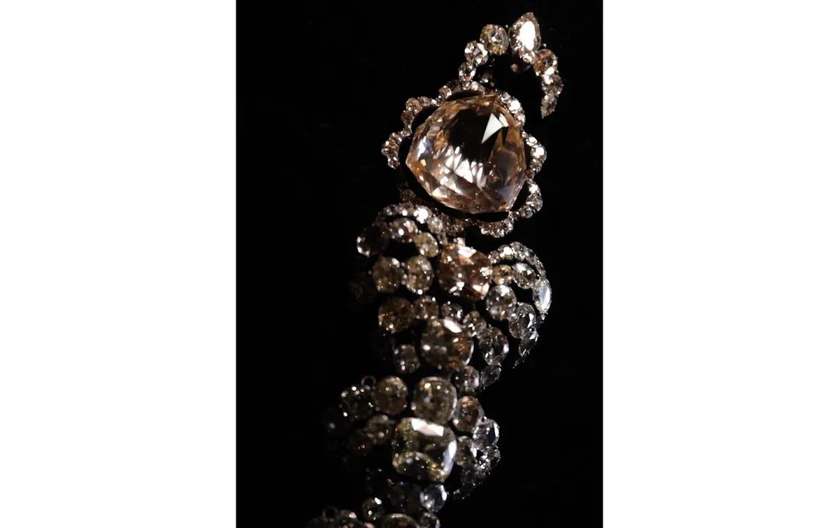 Reaparece el diamante Florentino Habsburgo de la corona tras 100 años