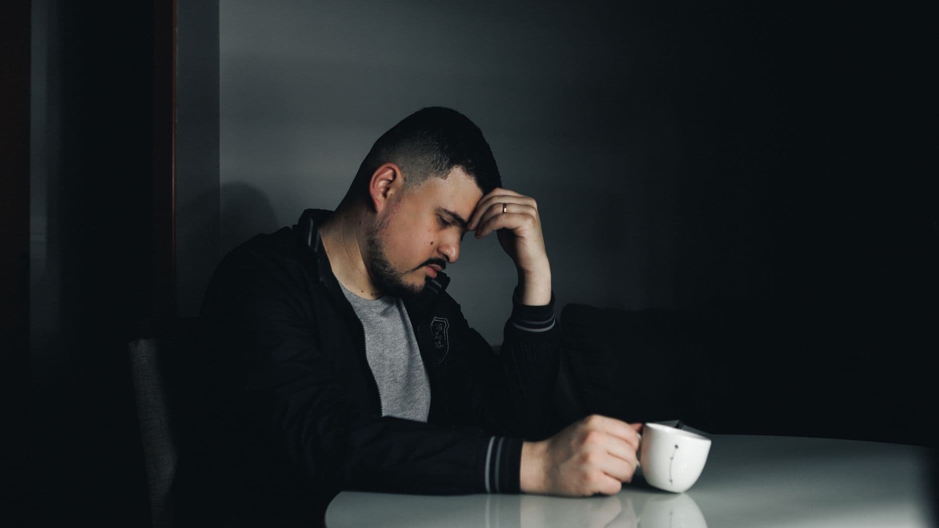 Salud Mental para Inmigrantes Hispanos: Cuando el Cuerpo Aguanta pero la Cabeza Dice 'Ya No Más'